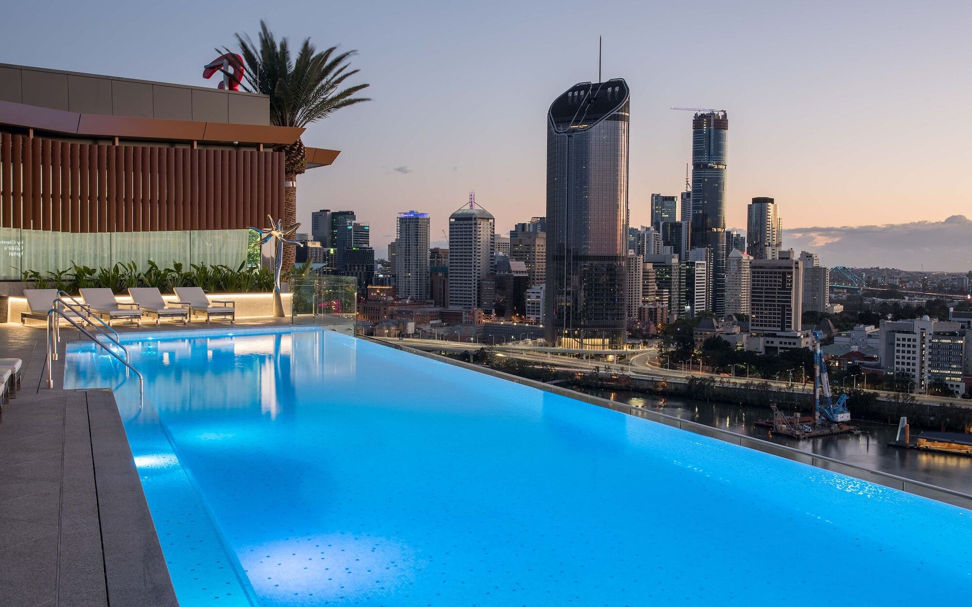 Emporium Hotel South Bank Brisbane Exterior foto The rooftop pool at the Emporium Hotel South Bank
